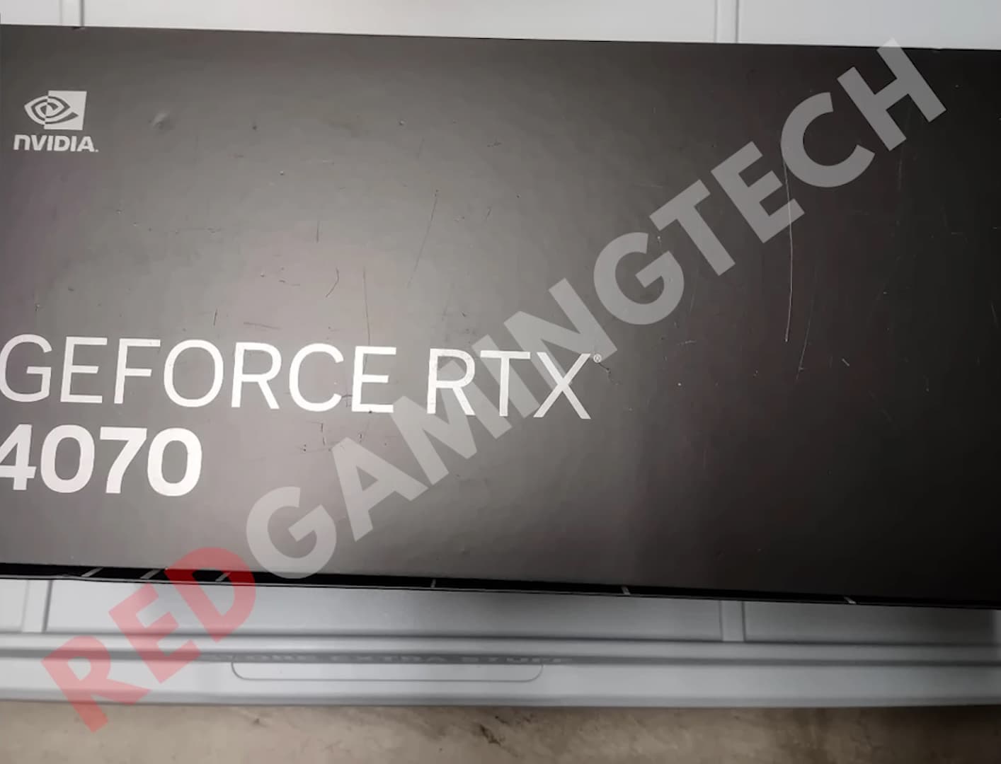 GeForce RTX 4070 Founders Edition - パッケージ