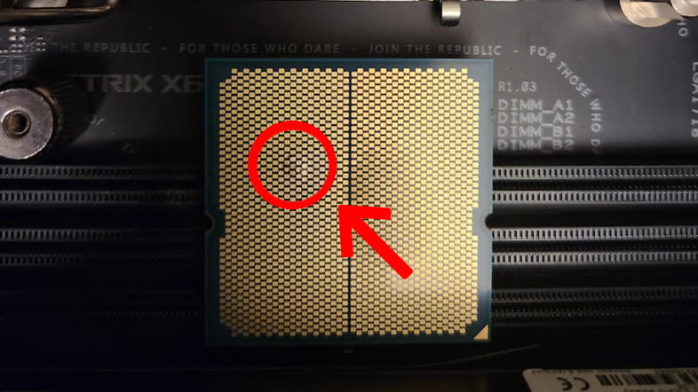焦げて破損したRyzen 7 7800X3D