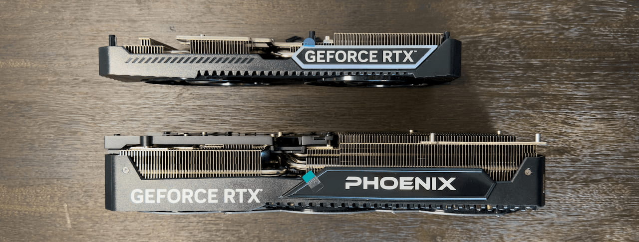 上: RTX 4070 Ghostのクーラー / 下: RTX 4080 Phoenix GSのクーラー