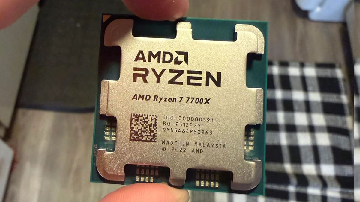 Ryzen 7 7700X: 表面は無傷